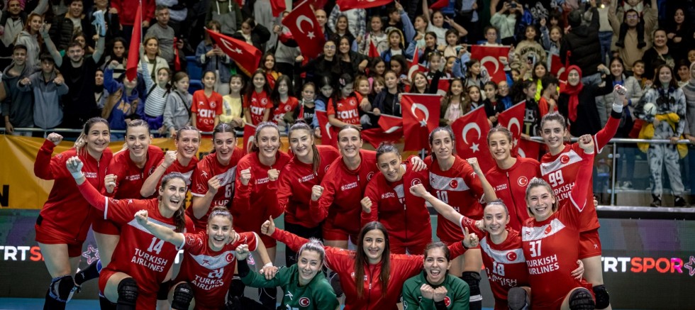 Mercedes-Benz Türk, Hentbol Milli Takımları’nın resmi ulaşım sponsoru olmayı sürdürecek - SPOR - İnternetin Ajansı
