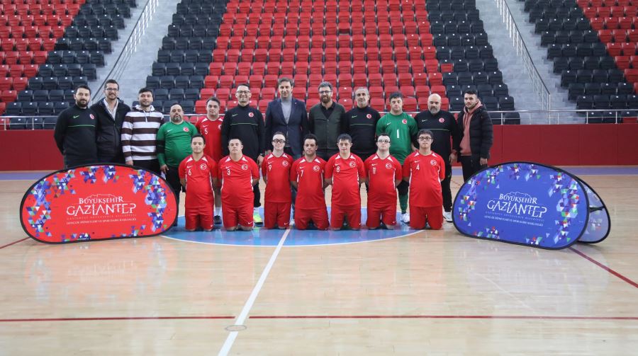- DÜNYA ÜÇÜNCÜSÜ DOWN SENDROMLULAR FUTSAL MİLLİ TAKIMI, GAZİANTEP’TE HAZIRLIK KAMPINA BAŞLADI