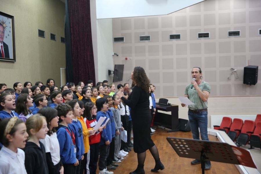 100. Yıl Korosu, Kıraç ile 23 Nisan şarkıları söyleyecek