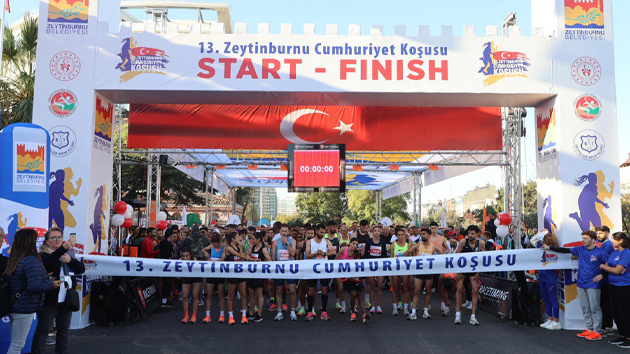 13. ZEYTİNBURNU CUMHURİYET KOŞUSU GERÇEKLEŞTİRİLDİ