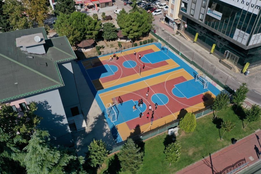 2022 yılında Büyükşehir’den 106 okula pota