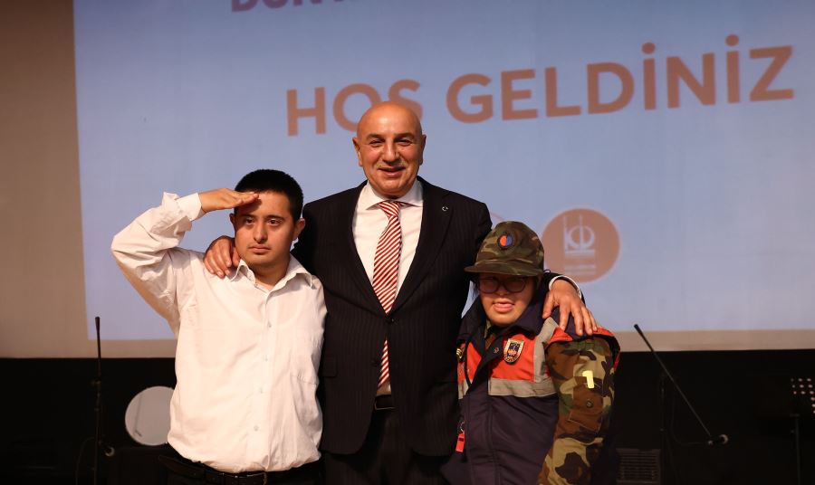 3 ARALIK DÜNYA ENGELLİLER GÜNÜ’NDE ÖZEL BİREYLER HÜNERLERİNİ SERGİLEDİ