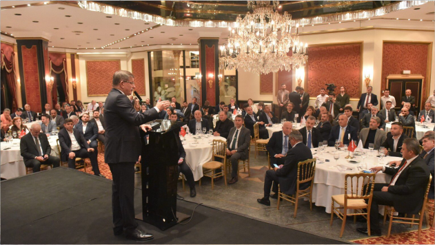 Ahmet Davutoğlu iş dünyasıyla buluştu