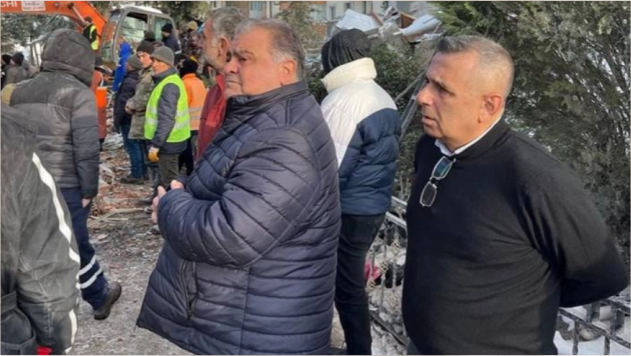 Ahmet Özal, Depremzedelerin yardımına koştu