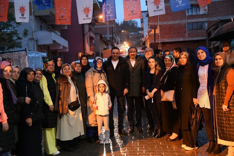 AK Parti’de her açılış miting havasında