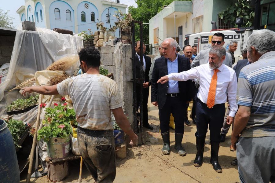 AKDENİZ BELEDİYE BAŞKANI GÜLTAKTAN BAKAN NUREDDİN NEBATİYE TEŞEKÜR