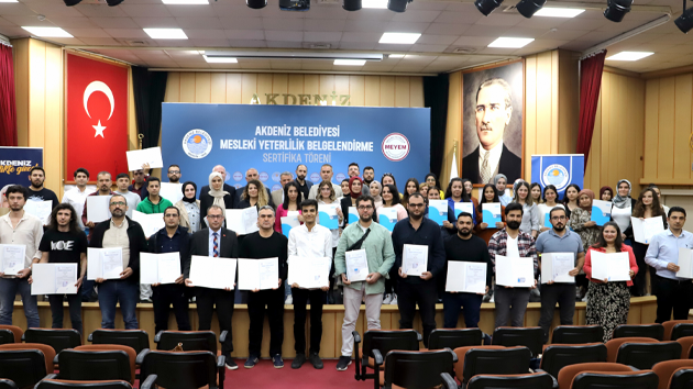 AKDENİZ BELEDİYESİ MESLEKİ YETERLİLİK BELGESİ SERTİFİKA TÖRENİ