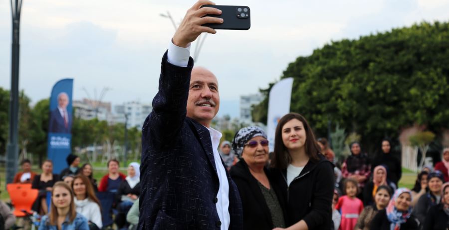 AKDENİZ’DE DEMLİ SOHBETLER