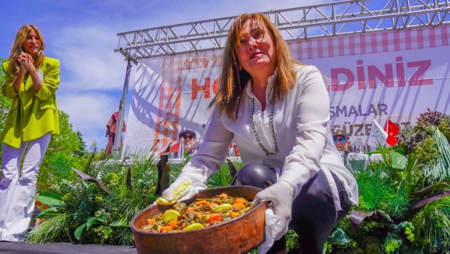 Alaçatı Ot Festivali’nde Çağla Şikel rüzgârı