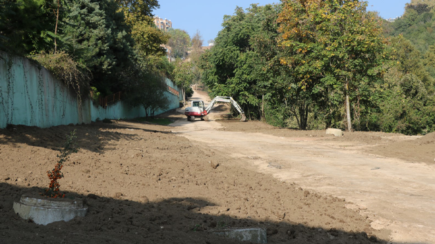 Alikahya-Yuvam’da yürüyüş yolu yapılıyor