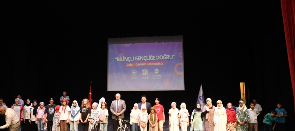 ALTIEYLÜL’DE ‘BİLİNÇLİ GENÇLİĞE DOĞRU’ - GÜNDEM - İnternetin Ajansı