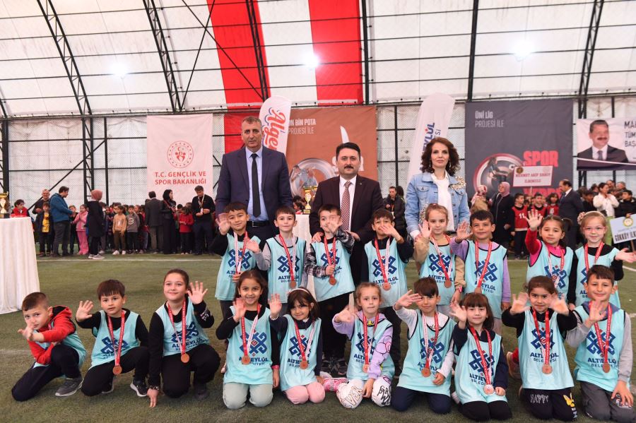 ALTIEYLÜL’DE ÇOCUK OYUNLARI UNUTTURULMUYOR