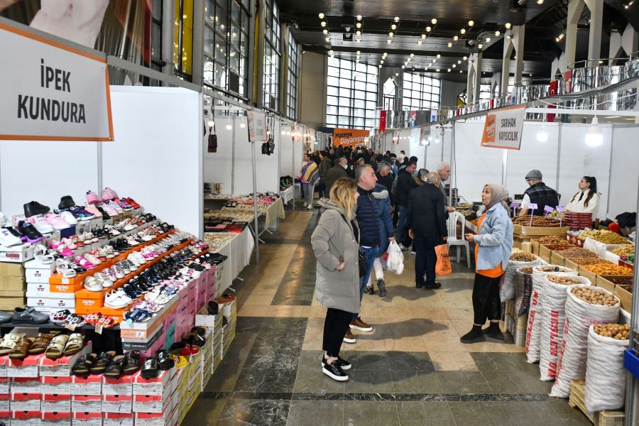 ANKARA BÜYÜKŞEHİR BELEDİYESİNDEN DEPREMZEDE ESNAFA DESTEK: MALATYA DAYANIŞMA GÜNLERİ BAŞLADI