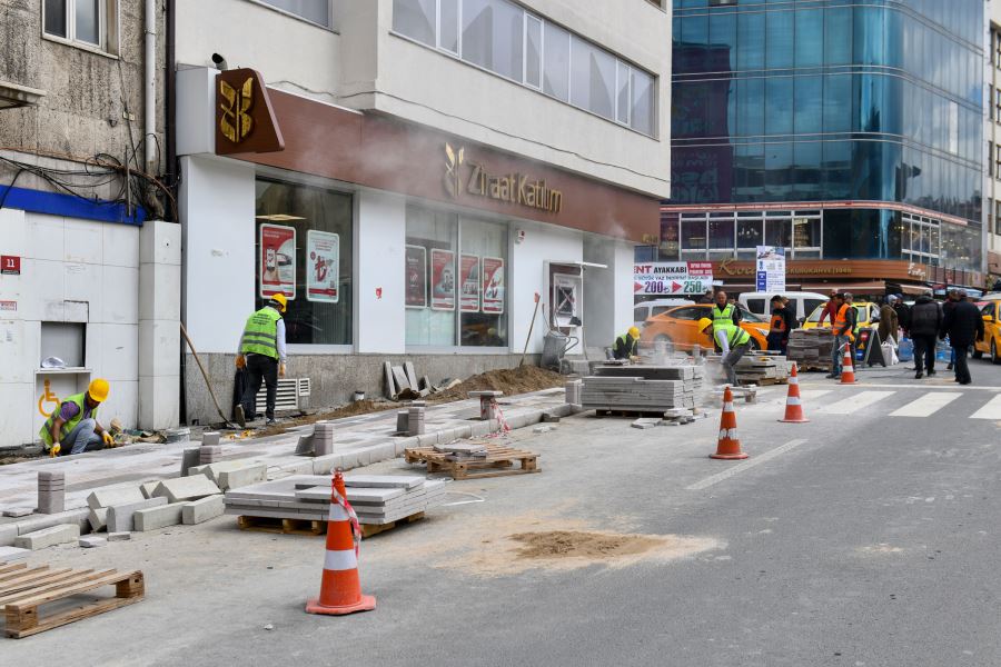ANKARA BÜYÜKŞEHİR BELEDİYESİNDEN ULUS HÜKÜMET CADDESİ’NE YENİLEME