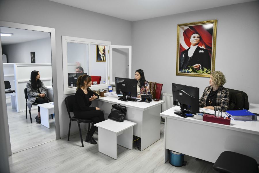 ANKARA BÜYÜKŞEHİRİN KARİYER MERKEZİ DEPREMZEDE VATANDAŞLARIN İŞ BULMA SÜRECİNE ORTAK OLUYOR