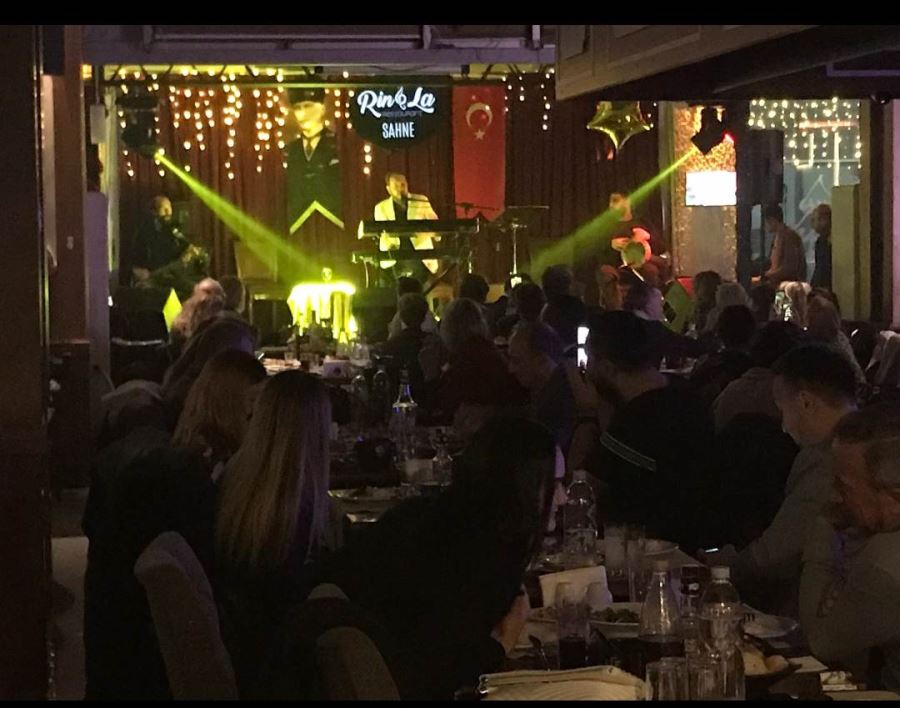 Arif Susam, unutulmayan şarkılarıyla Eskişehir’de sevenleriyle buluştu