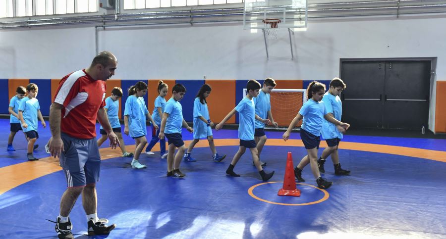 ASKİ SPOR GELECEĞİN GÜREŞÇİLERİNİ YETİŞTİRİYOR