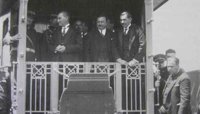 Atatürk, CUMHURİYET müjdesini Kocaeli’de verdi!