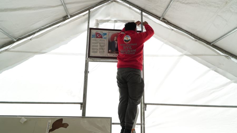 Avcılar Belediyesi Deprem Bölgesinde Çadır Okul Kurdu