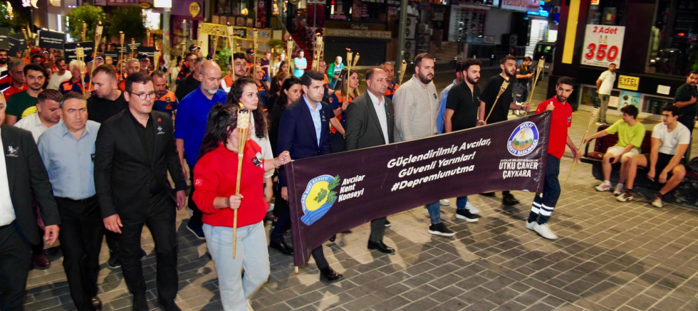 AVCILAR’DA 17 AĞUSTOS MARMARA DEPREMİ’NDE YAŞAMINI YİTİRENLER UNUTULMADI - TÜRKİYE - İnternetin Ajansı