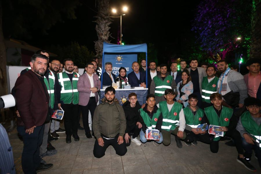 Bakan Çavuşoğlu, kendi kullandığı Togg ile Kepez’e geldi