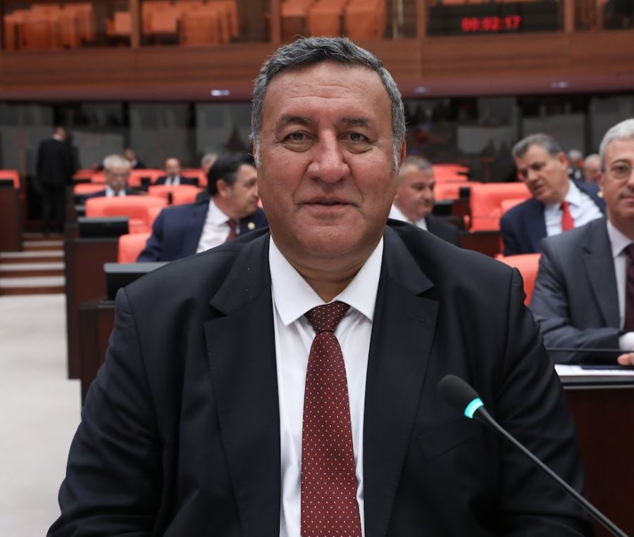 Bakan Dönmez, sabit saat uygulamasını savunmaya devam ediyor