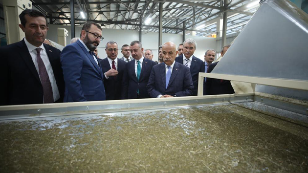 Bakan Kirişci’den distilasyon tesisine tam not