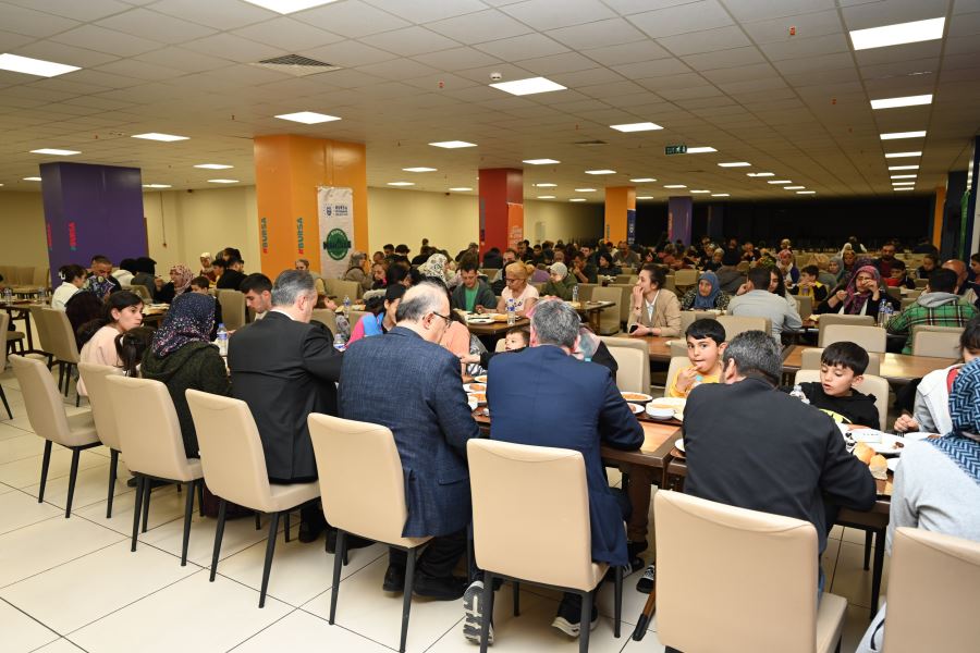 Başkan Aktaş, depremzedelerle iftarda buluştu