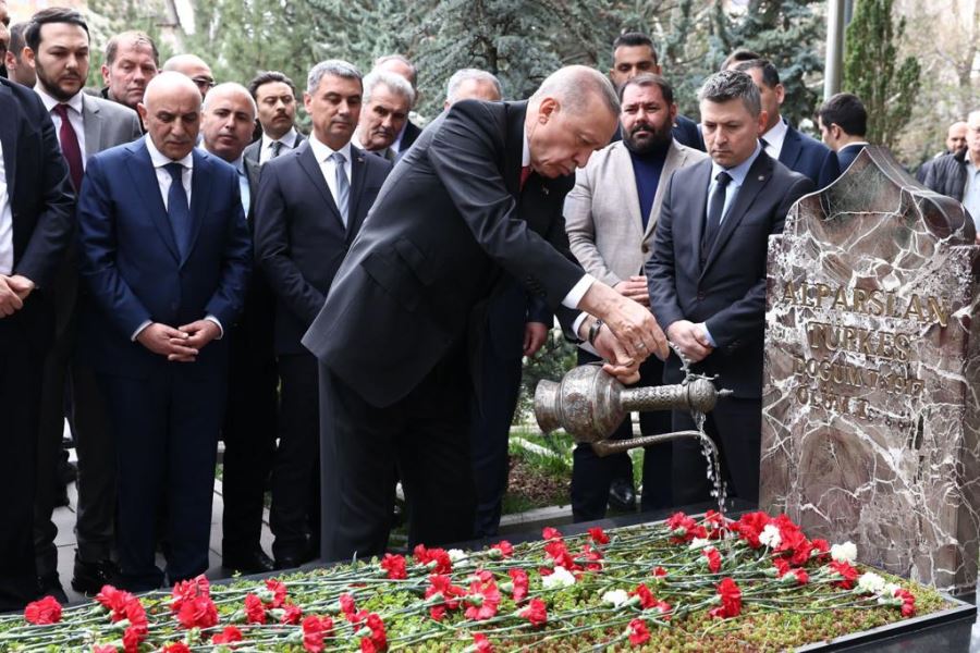 BAŞKAN ALTINOK ALPARSLAN TÜRKEŞ’İ CUMHURBAŞKANI ERDOĞAN İLE BİRLİKTE ANDI