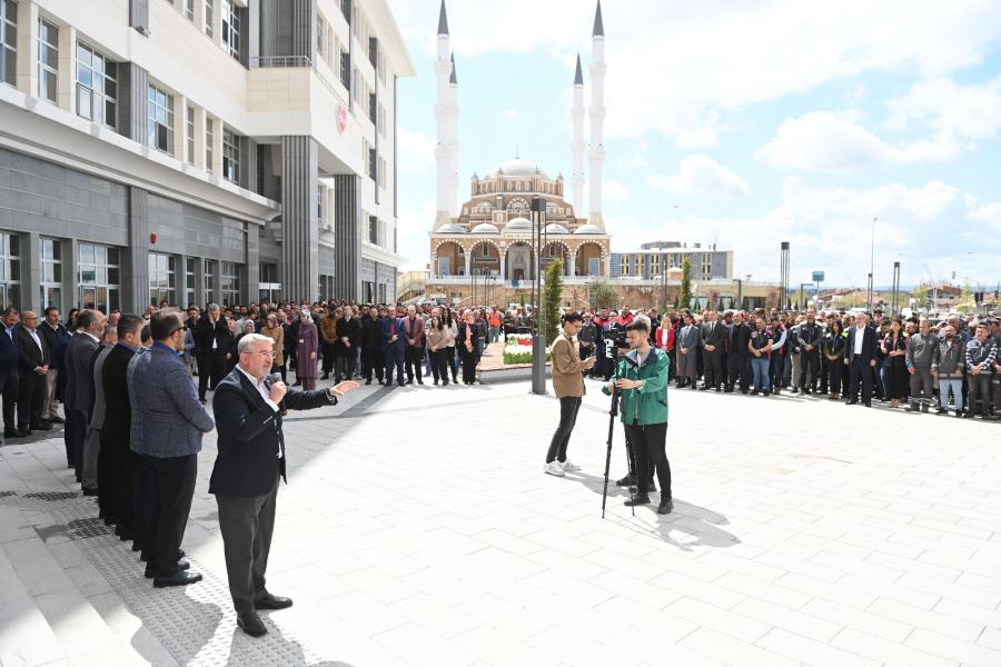 Başkan Aşgın, belediye personeliyle bayramlaştı