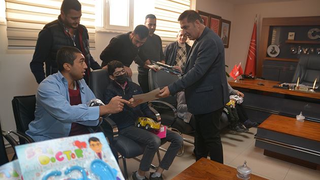 BAŞKAN ATİK, ÖZEL MİSAFİRLERİNİ AĞIRLADI