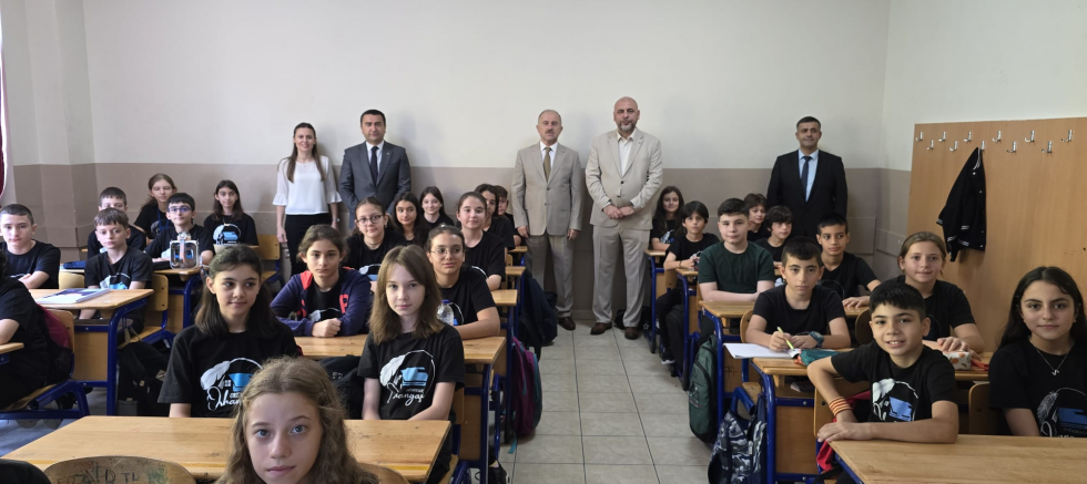 Başkan Aydın Coşkuyla Başlayan Eğitim Öğretim Yılında Öğrencilerin Yanında Oldu - TÜRKİYE - İnternetin Ajansı