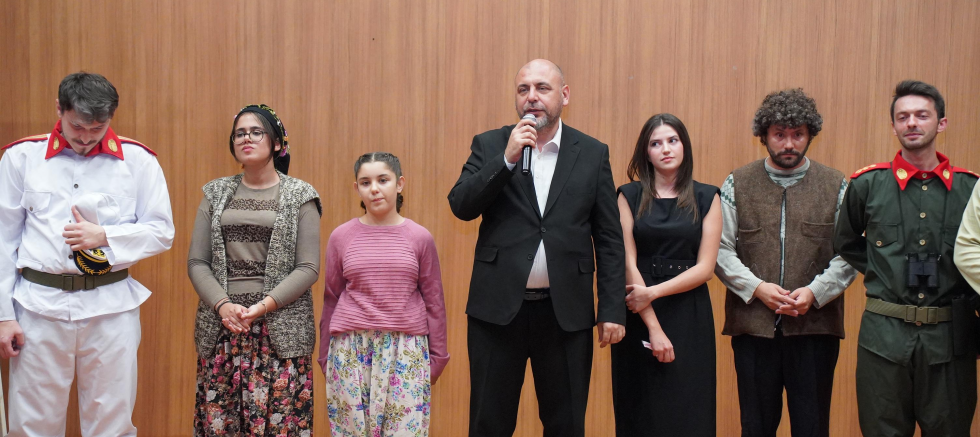 Başkan Aydın’dan Küçük Oyuncuya Doğum Günü Sürprizi: ‘Çanakkale’de Bir Elif’ Sahnelendi - TÜRKİYE - İnternetin Ajansı