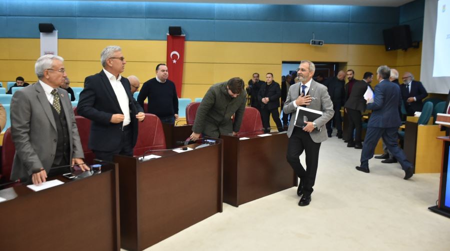 BAŞKAN BOZDOĞAN, “ÇALIŞMALARIMIZ NE KADAR ENGELLENİRSE ENGELLENSİN, TARSUS İÇİN ÜRETMEYİ SÜRDÜRECEĞİZ”