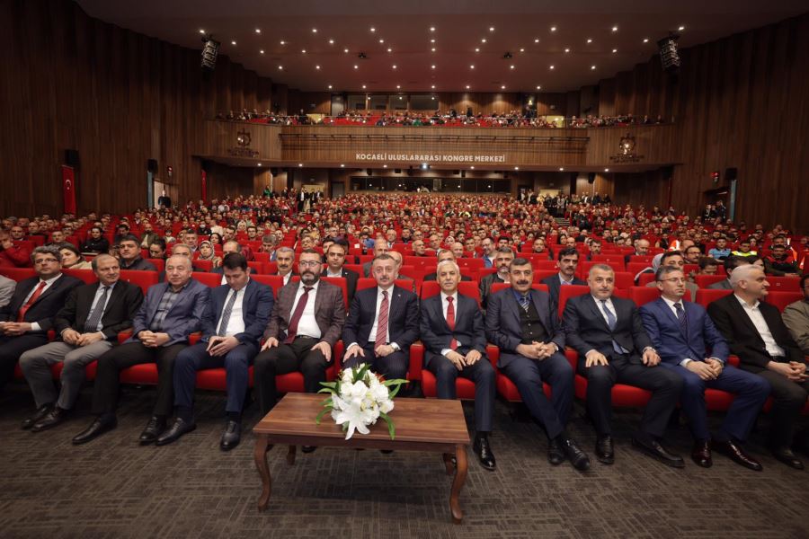 Başkan Büyükakın, Büyükşehir personeliyle bayramlaştı