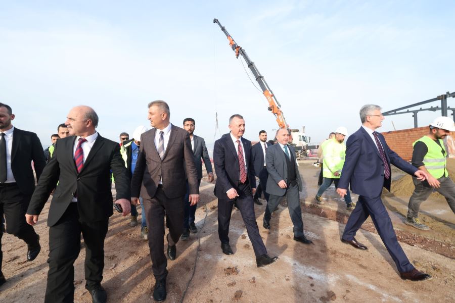 Başkan Büyükakın, Gölcük’teki üç projeyi yerinde inceledi