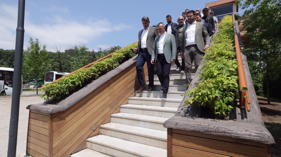 Başkan Büyükakın hizmete giren üst  geçitlerde incelemelerde bulundu