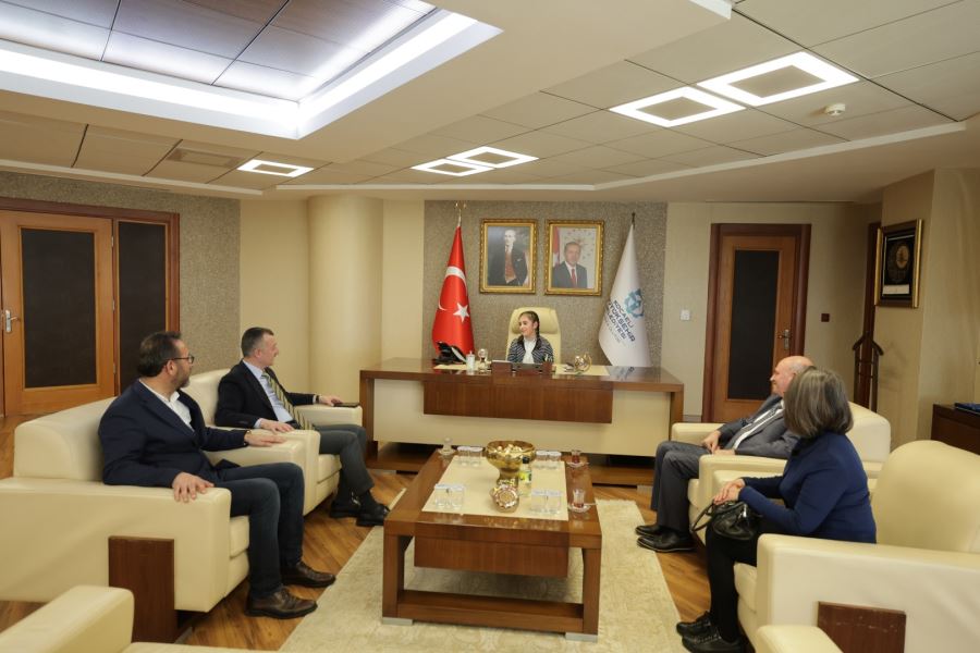 Başkan Büyükakın, makamını 4. sınıf öğrencisi Yayla’ya bıraktı