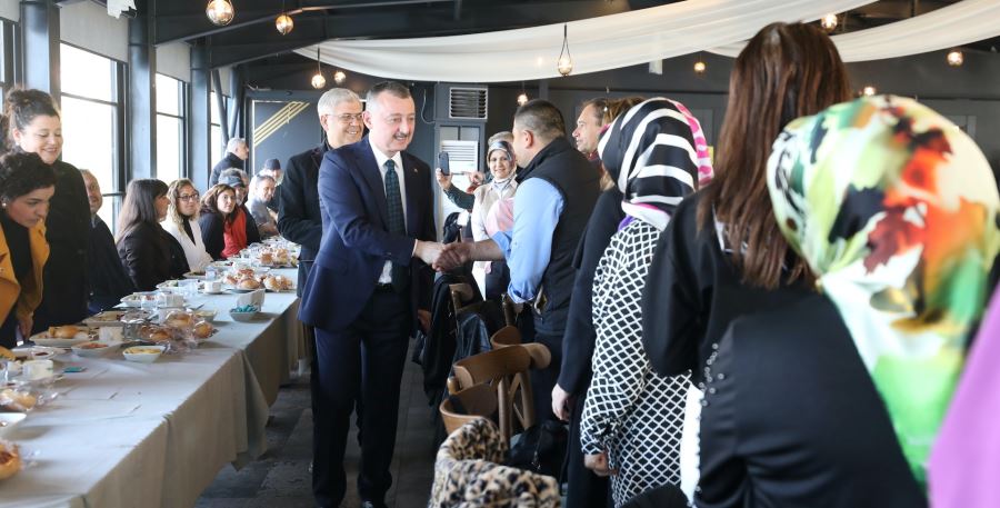 Başkan Büyükakın: Türk Tiyatro tarihine iz bırakmayı hedefleyen bir Şehir    Tiyatromuz var