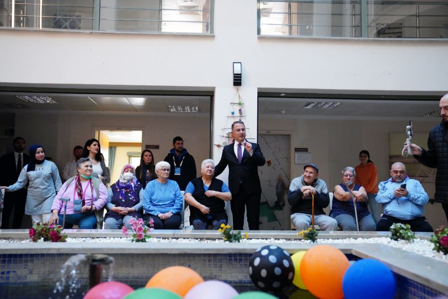BAŞKAN ÇALIK BEYLİKDÜZÜ HUZUREVİ’Nİ ZİYARET ETTİ