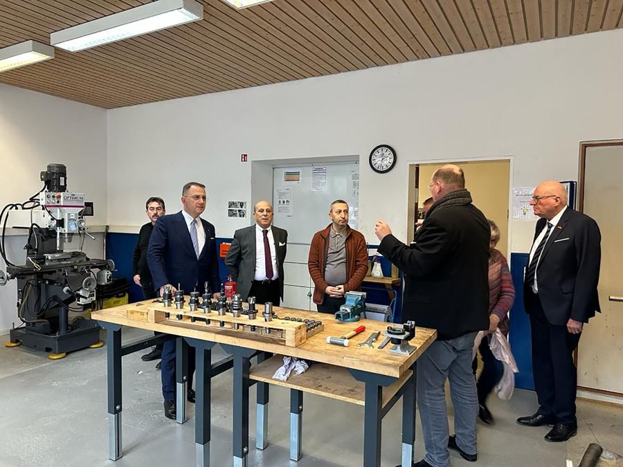 BAŞKAN ÇALIK, KARDEŞ ŞEHİR PADERBORN BELEDİYESİ'Nİ ZİYARET ETTİ