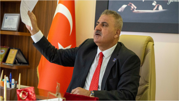 BAŞKAN CANPOLAT: MERSİN TÜM KURUM VE KURULUŞLARLA DEPREMZEDELERE KOL KANAT GERİYOR!
