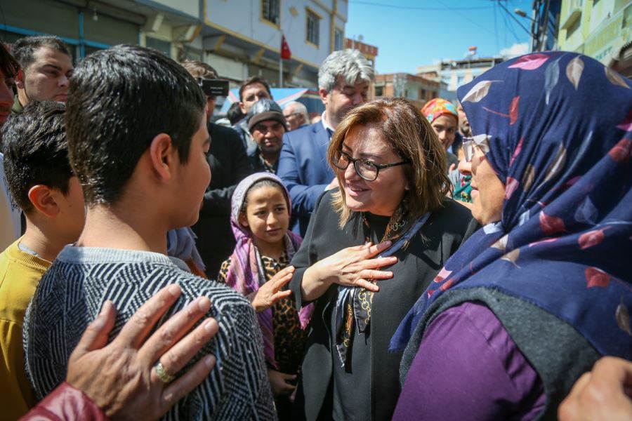 BAŞKAN FATMA ŞAHİN, BARAK MAHALLESİNİ ZİYARET ETTİ