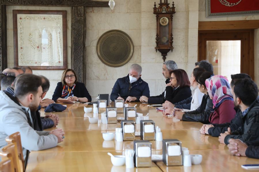 BAŞKAN FATMA ŞAHİN’DEN ZİNCİRLİ BEDESTEN ESNAFINA DESTEK ELİ!
