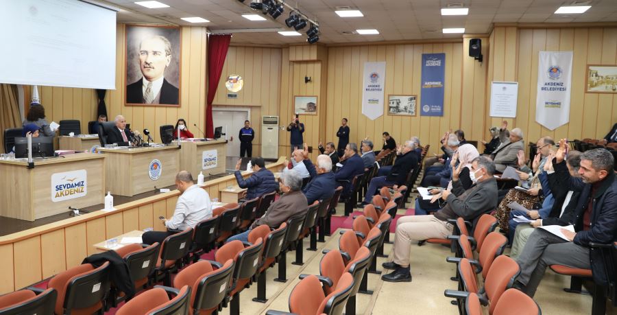 BAŞKAN GÜLTAK; ASFALT, YOL VE KALDIRIM RAKAMLARINI MECLİS ÜYELERİ İLE PAYLAŞTI