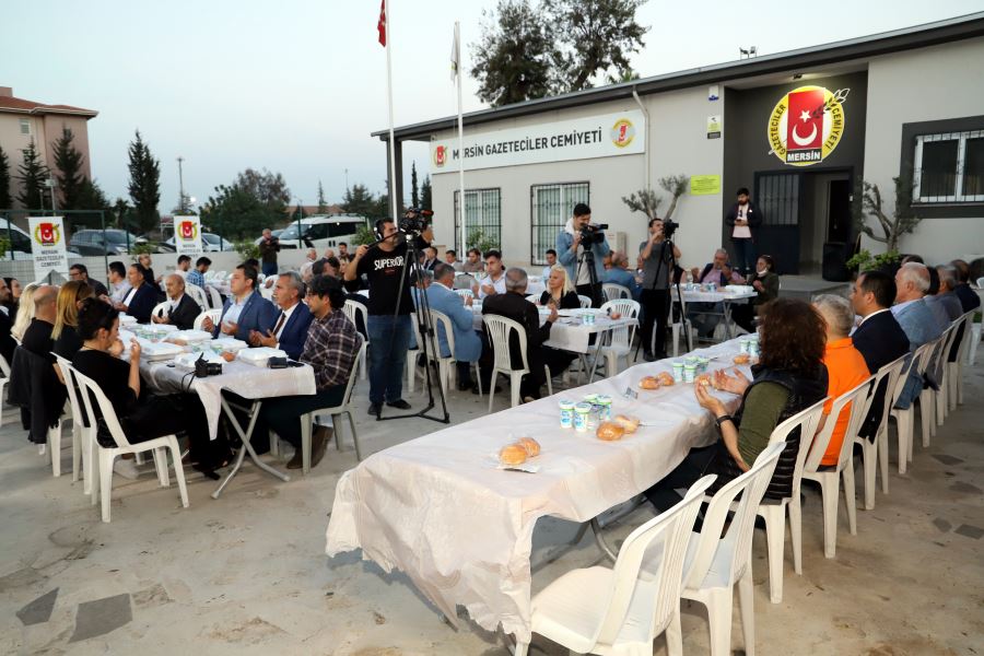 BAŞKAN GÜLTAK, İFTAR PROGRAMINDA GAZETECİLERLE BULUŞTU