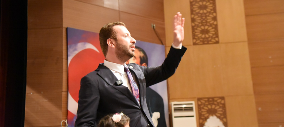 Başkan Kadir Aydar'dan Eğitime Büyük Destek: Bin Öğrenciye Kırtasiye Yardımı - TÜRKİYE - İnternetin Ajansı