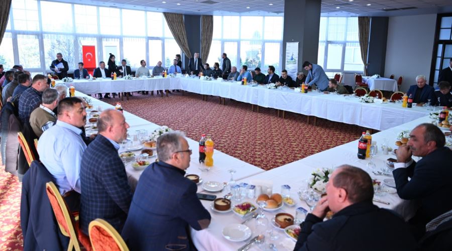 BAŞKAN KOCAMAN MUHTARLARLA İSTİŞAREDE BULUŞTU