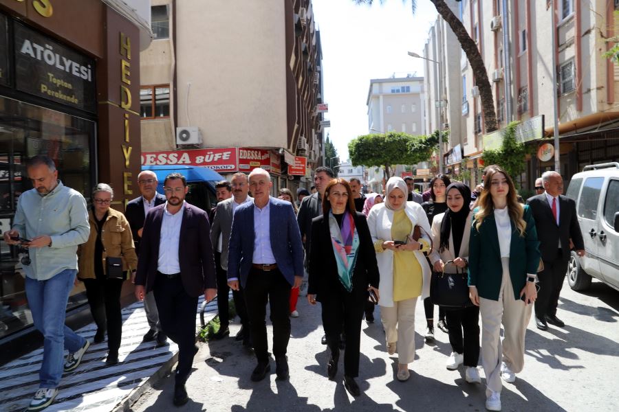 BAŞKAN MUSTAFA GÜLTAK ESNAF VE VATANDAŞLARLA BİR ARAYA GELDİ