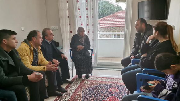 Başkan Özcan depremzedelerin yanında